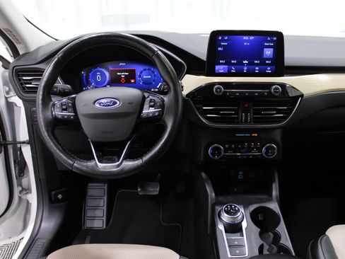 Used 2022 Ford Escape Titanium w/ Titanium Elite Package image 2