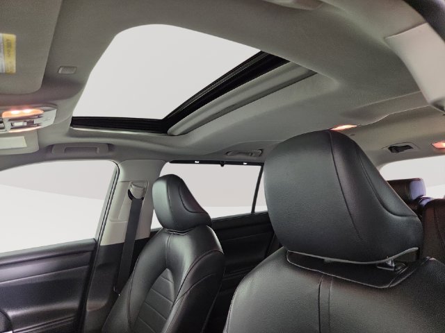 Used 2022 Toyota Highlander XLE FWD image 32