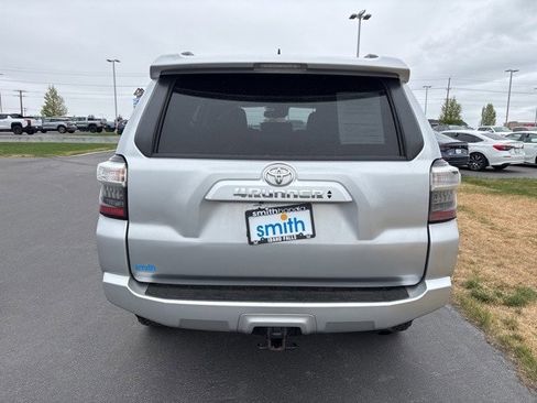 Used 2020 Toyota 4Runner 4WD image 5