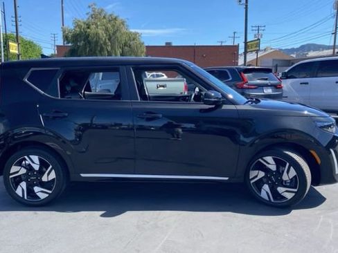 Used 2023 Kia Soul GT-Line FWD image 3