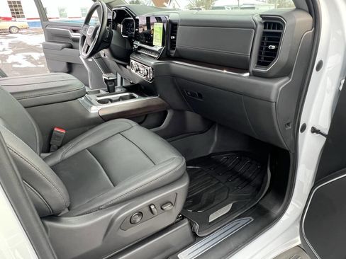 Used 2023 GMC Sierra 1500 SLT w/ SLT Premium Package image 32