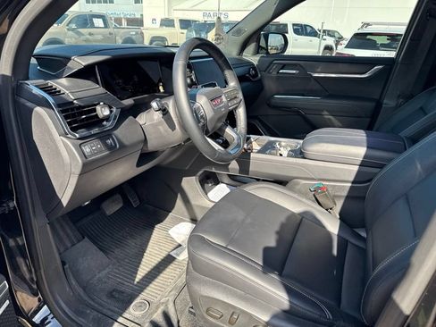 Used 2025 GMC Acadia Elevation w/ Elevation Premium Package FWD image 6