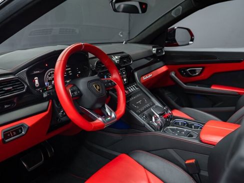 Used 2021 Lamborghini Urus image 17