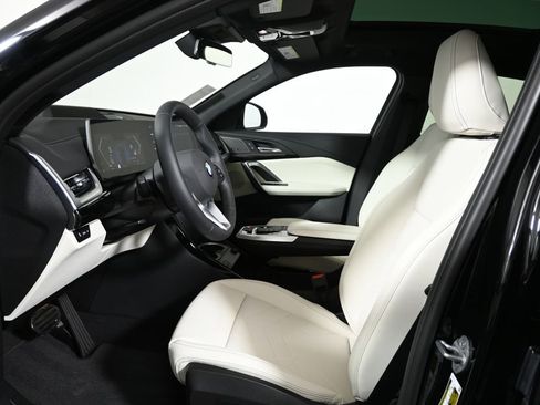 New 2026 BMW X2 xDrive28i w/ Technology Package image 3