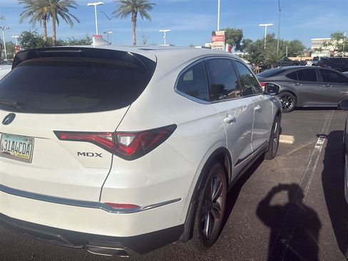 Used 2023 Acura MDX FWD image 3