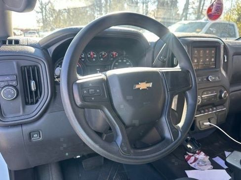 Used 2020 Chevrolet Silverado 1500 Custom w/ Custom Value Package image 31