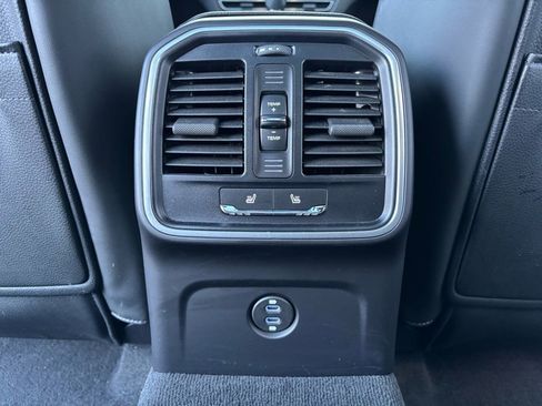 Certified 2023 Porsche Macan image 20