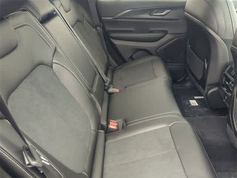 New 2025 Jeep Grand Cherokee Laredo image 21