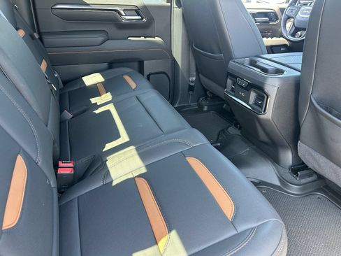 Certified 2025 GMC Sierra 1500 AT4 w/ AT4 Premium Package AWD/4WD image 14