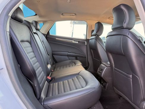 Used 2018 Ford Fusion SE w/ Equipment Group 602A FWD image 20