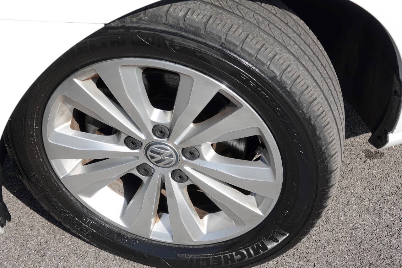 Used 2015 Volkswagen Golf TDI S FWD image 42