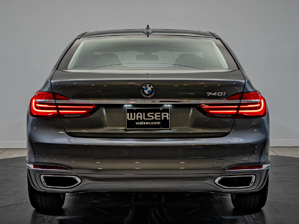 Used 2016 BMW 740i RWD image 6