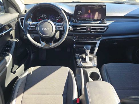 Used 2023 Kia Seltos S w/ Navigation Package image 19