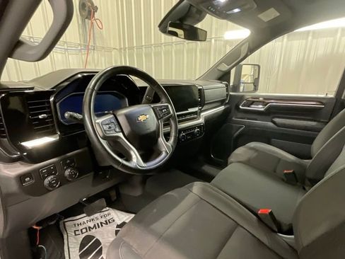 Used 2024 Chevrolet Silverado 2500 LT image 9