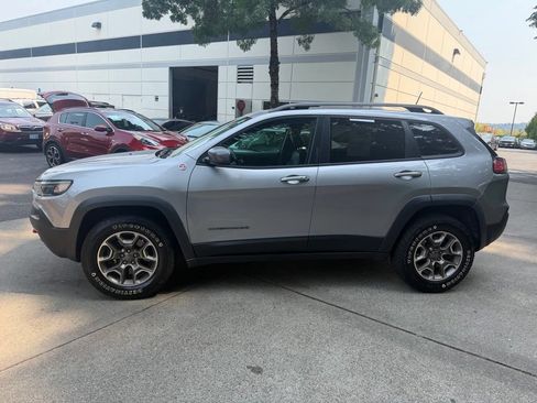 Used 2020 Jeep Cherokee Trailhawk AWD/4WD image 7