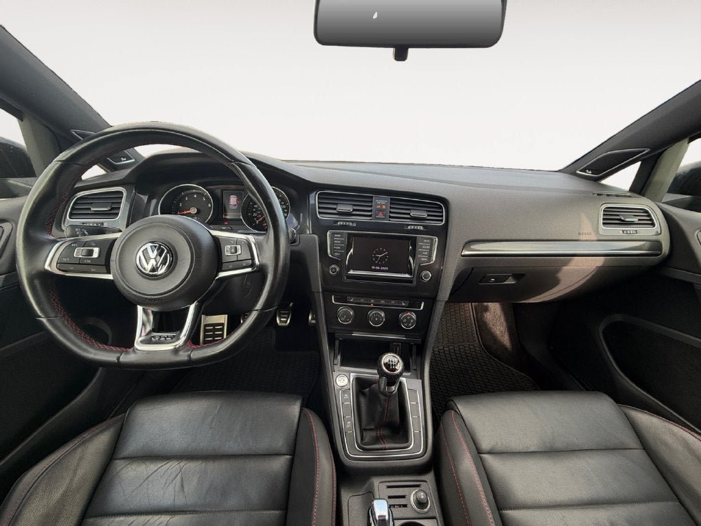 Used 2015 Volkswagen GTI SE FWD image 11
