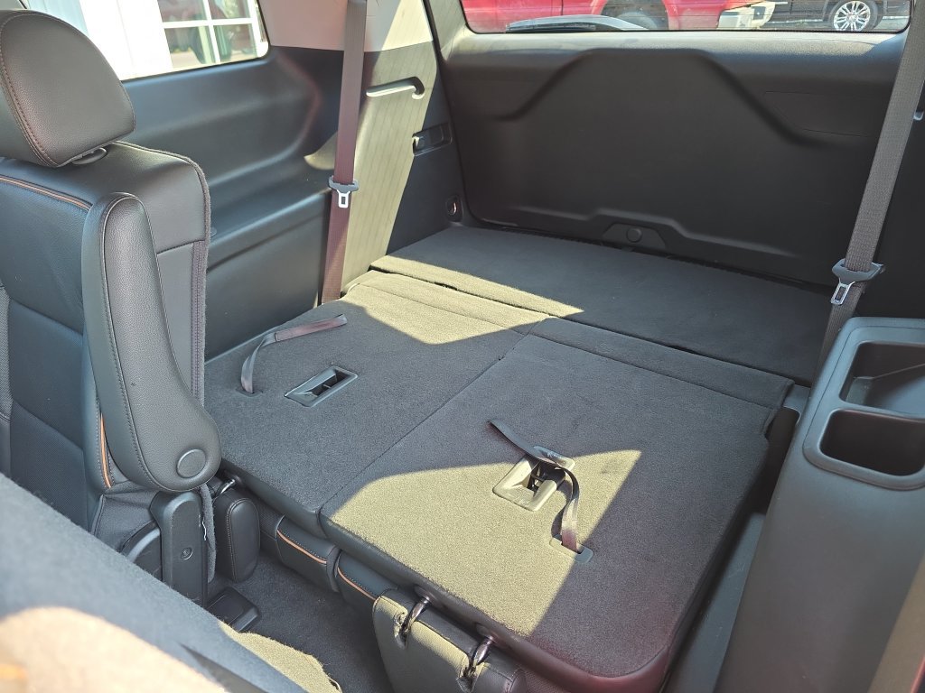 Used 2022 GMC Acadia AT4 w/ Technology Package AWD/4WD image 14