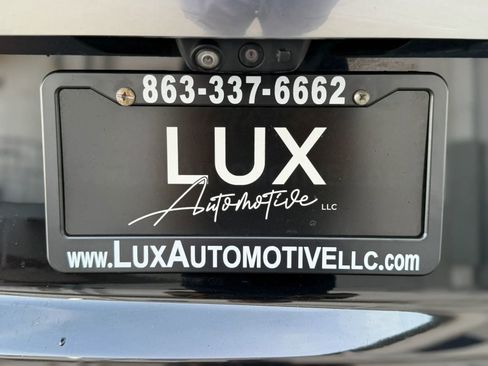 Used 2022 GMC Yukon Denali w/ Denali Premium Package AWD/4WD image 10
