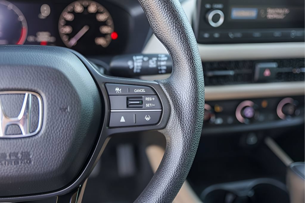 Used 2025 Honda HR-V LX image 15