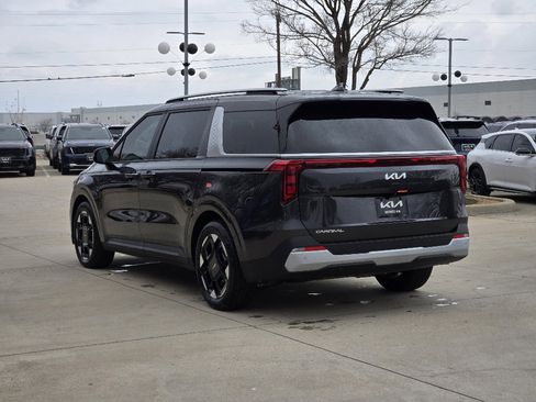 New 2026 Kia Carnival EX image 3