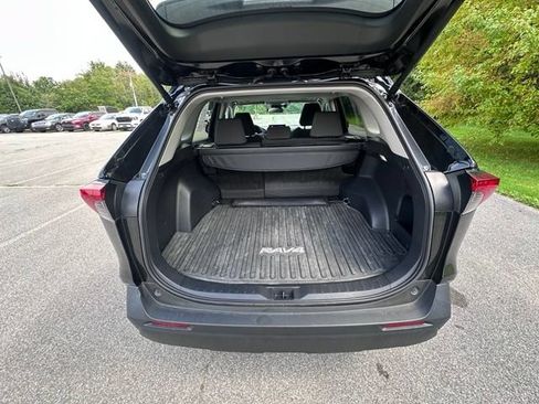 Used 2024 Toyota RAV4 XLE w/ Convenience Package AWD/4WD image 10