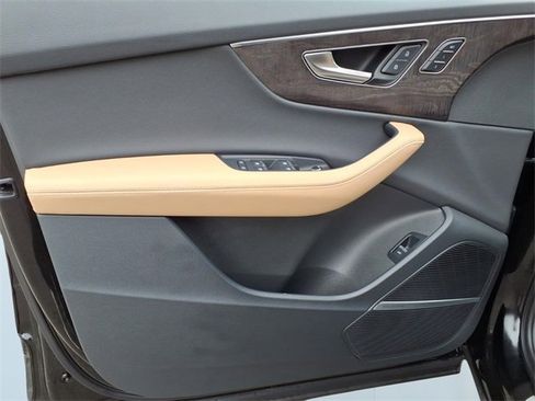 Used 2025 Audi Q7 2.0T Premium Plus w/ Premium Plus Package image 11