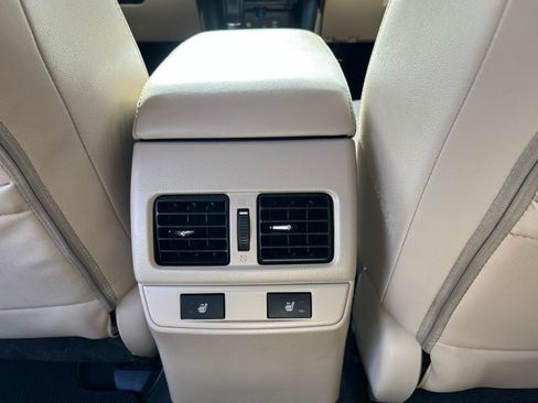 Used 2016 Subaru Legacy 3.6R Limited image 21