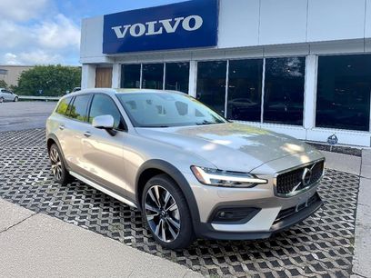 Certified 2025 Volvo V60 B5 Cross Country Ultra