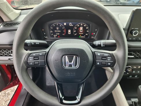 Certified 2025 Honda Accord SE image 9