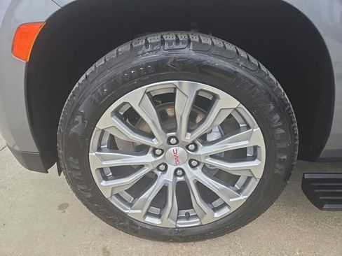 Used 2022 GMC Yukon XL Denali image 24