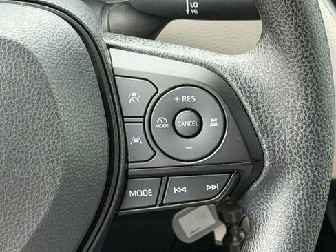 Used 2025 Toyota Corolla LE FWD image 15
