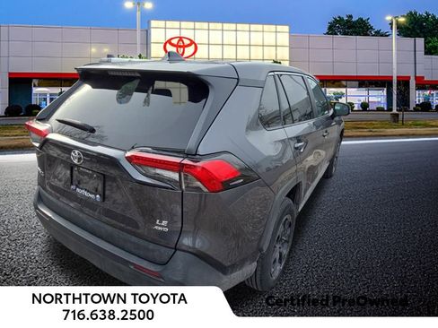 Used 2022 Toyota RAV4 LE image 6