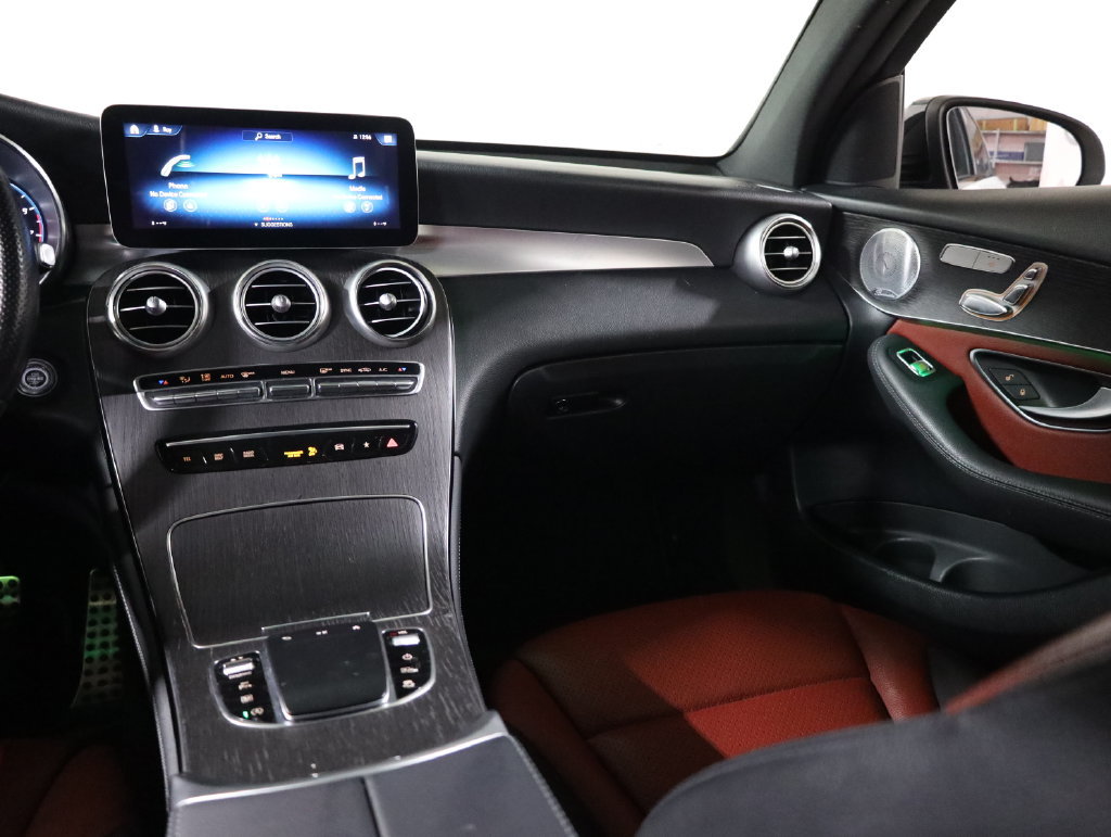 Used 2021 Mercedes-Benz GLC 300 4MATIC Coupe image 39