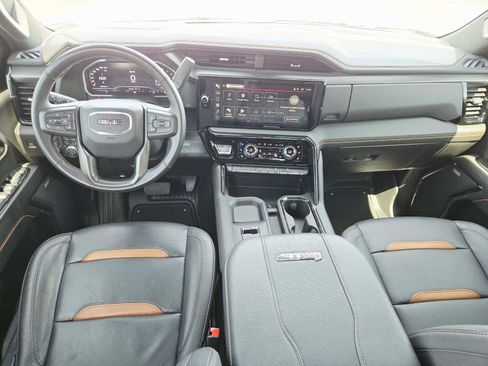 Used 2024 GMC Sierra 2500 AT4 w/ AT4 Premium Plus Package AWD/4WD image 11