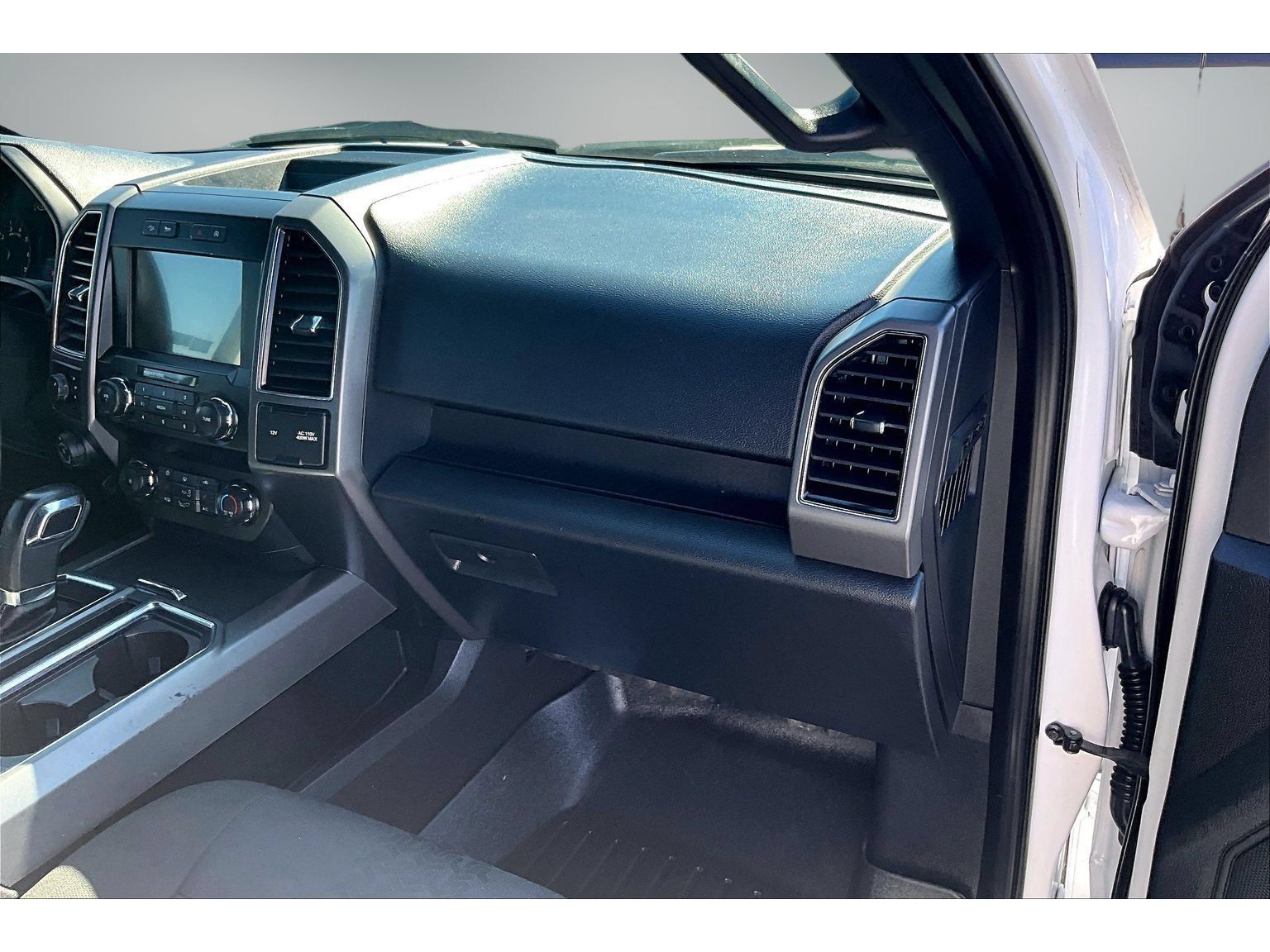 Used 2019 Ford F150 XLT w/ Equipment Group 302A Luxury AWD/4WD image 23