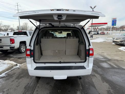 Used 2016 Lincoln Navigator Select image 14