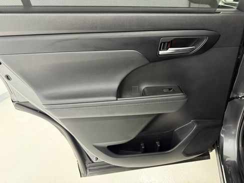 Used 2023 Toyota Highlander XSE image 36