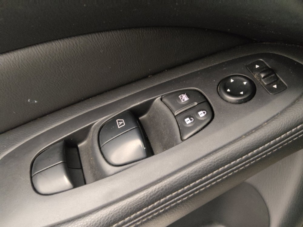 Used 2019 Nissan Pathfinder S FWD image 27