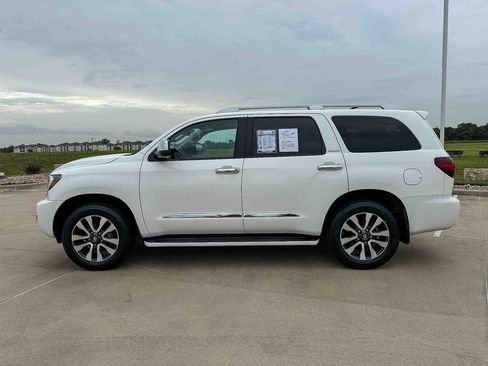 Used 2018 Toyota Sequoia Limited w/ Safety & Convenience Package RWD image 6