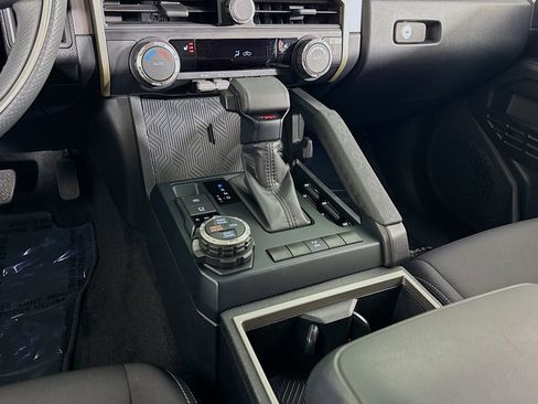 Used 2024 Toyota Tacoma TRD Off-Road image 5