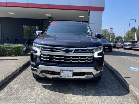 Used 2022 Chevrolet Silverado 1500 LTZ AWD/4WD image 2