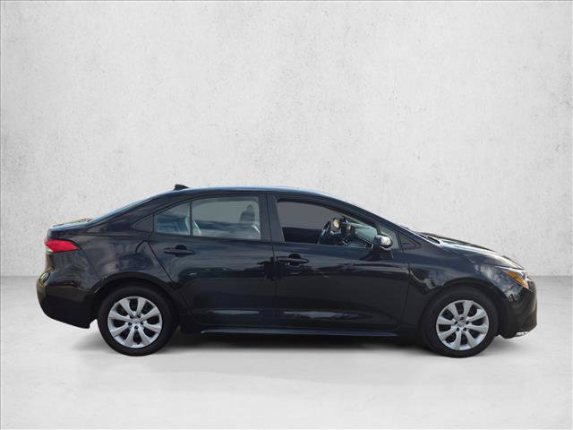 Used 2025 Toyota Corolla LE FWD image 4