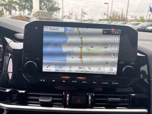 Certified 2025 Nissan Pathfinder SL image 19