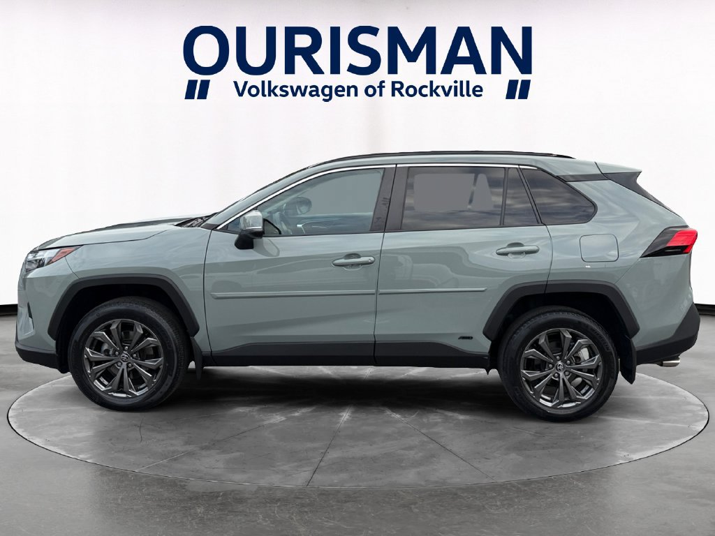 Used 2022 Toyota RAV4 XLE Premium AWD/4WD image 3