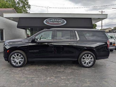 Used 2021 Chevrolet Suburban High Country w/ Premium Package AWD/4WD image 2