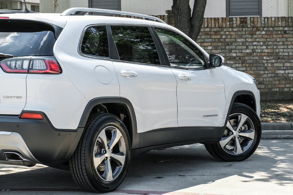 Used 2021 Jeep Cherokee Limited AWD/4WD image 18