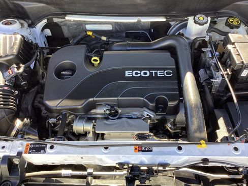 Used 2022 Chevrolet Equinox LT image 36