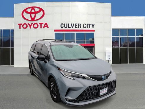 Certified 2024 Toyota Sienna XSE image 1