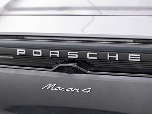 Certified 2025 Porsche Macan 4 Electric image 32