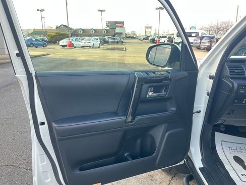 Used 2022 Toyota 4Runner TRD Off-Road Premium image 12